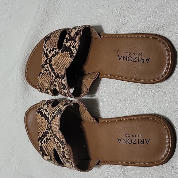 Arizona Jean Co Reptile Print Sandals Size 6.5 - Picture 4 of 7